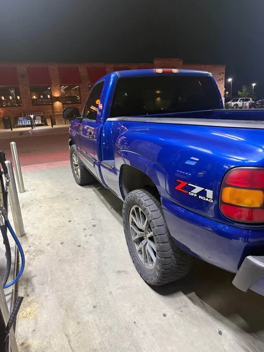 2004 Chevrolet Silverado 1st Gen - Image 3 of 4