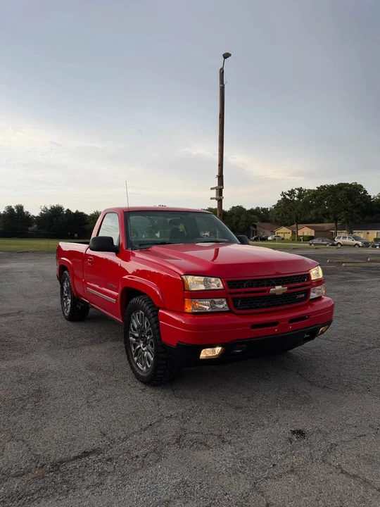 2004 Chevrolet Silverado 1st Gen - Image 2 of 9