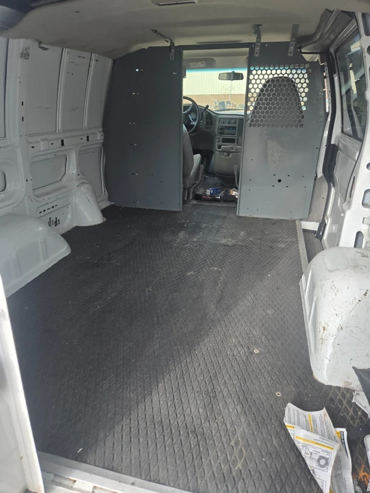 2004 Chevrolet Astro - Image 4 of 17