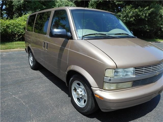 2004 Chevrolet Astro - Image 12 of 12