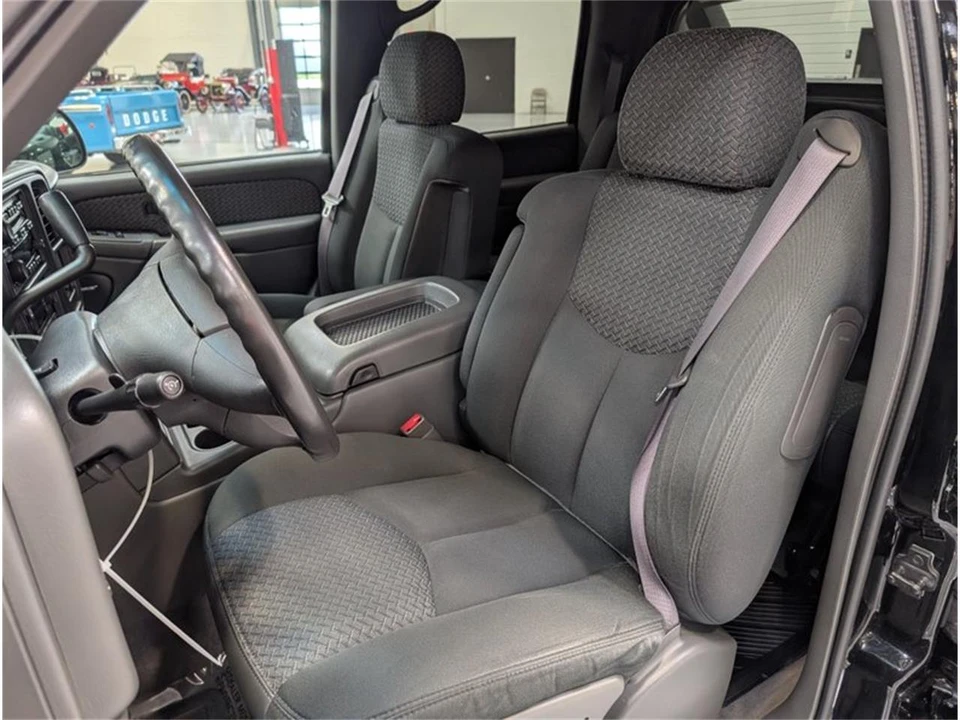 2004 Chevrolet Avalanche - Image 8 of 13