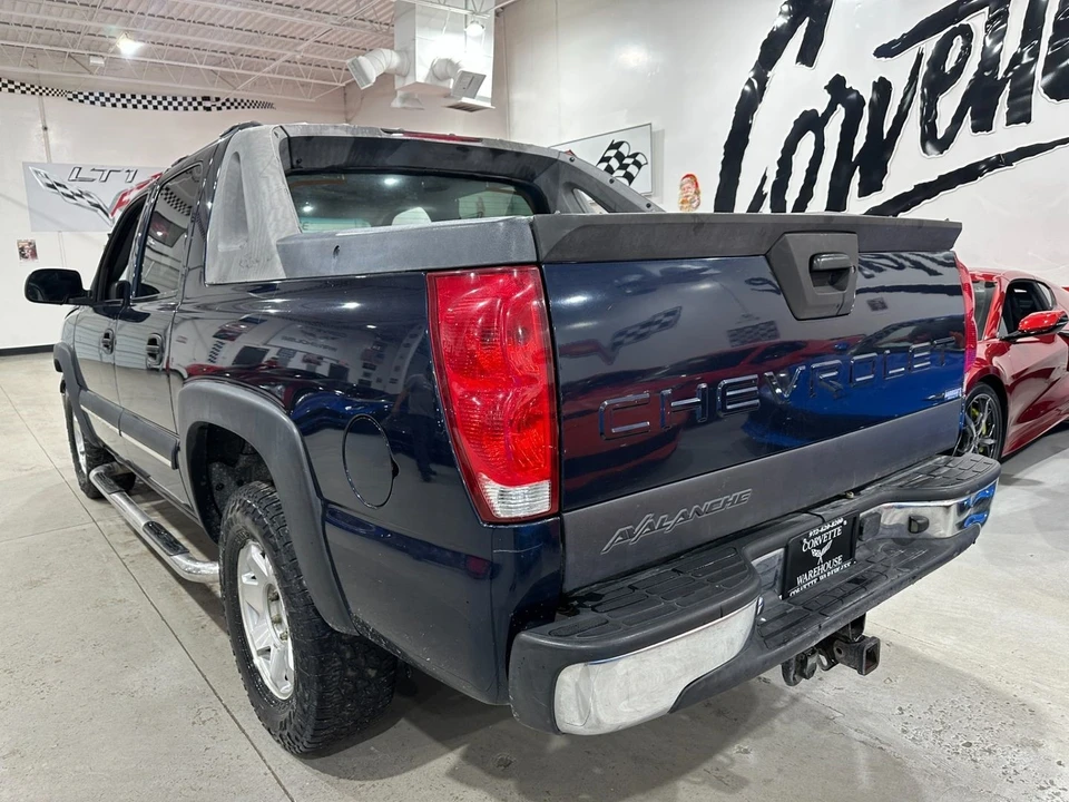 2004 Chevrolet Avalanche - Image 4 of 11