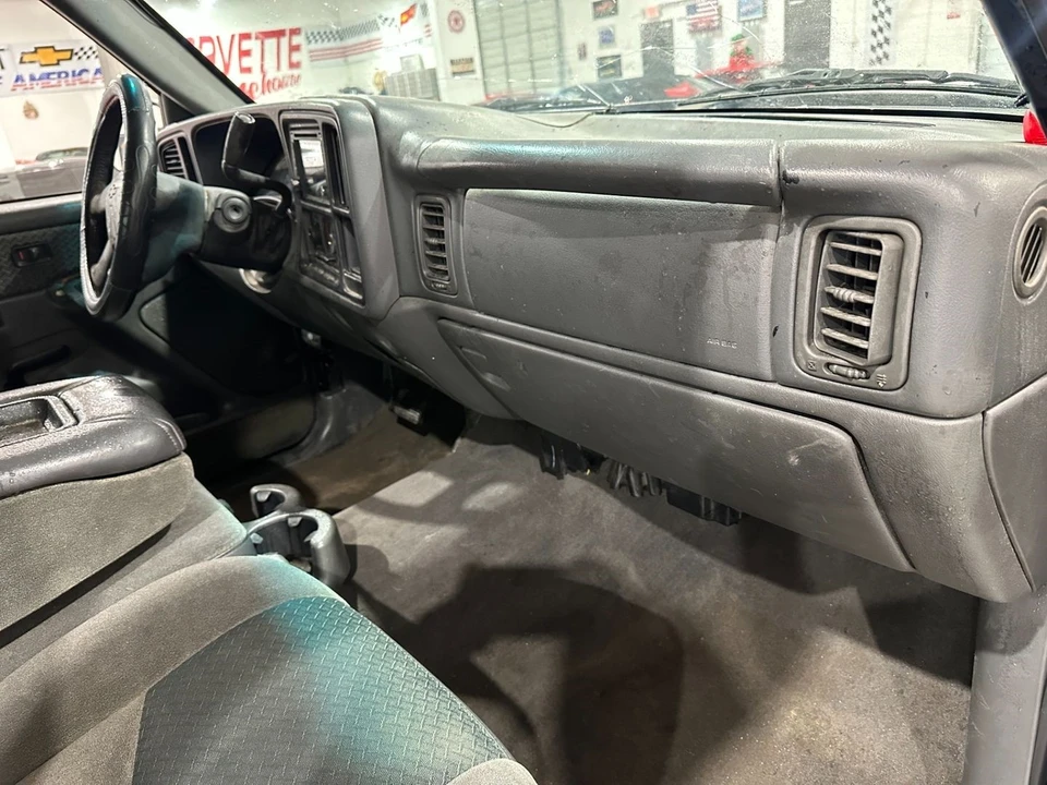 2004 Chevrolet Avalanche - Image 10 of 11