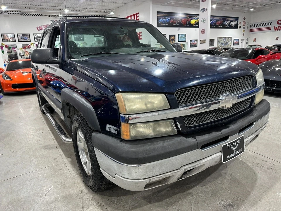 2004 Chevrolet Avalanche - Image 5 of 11