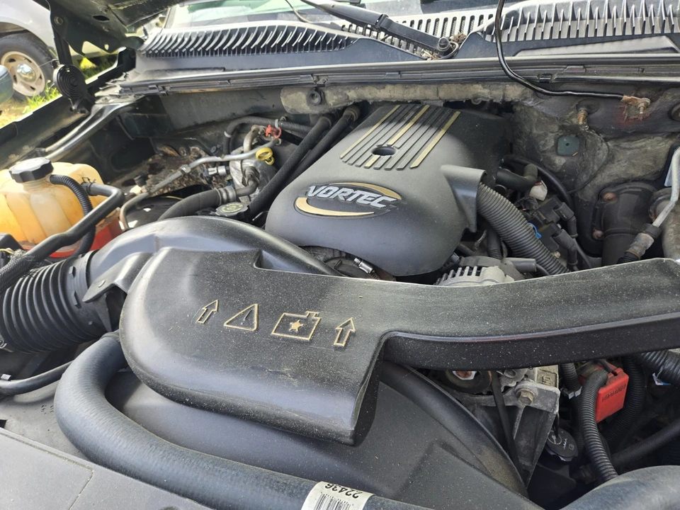 2004 Chevrolet Avalanche - Image 5 of 15