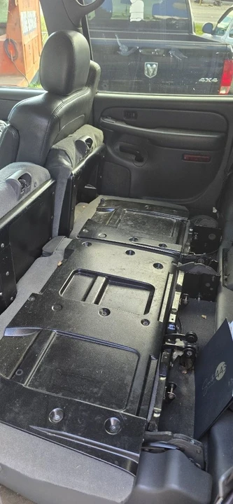 2004 Chevrolet Avalanche - Image 15 of 15