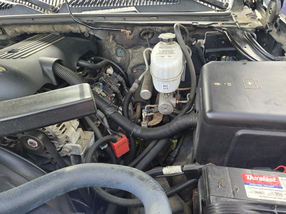 2004 Chevrolet Avalanche - Image 4 of 15