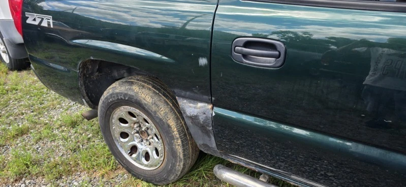 2004 Chevrolet Avalanche - Image 8 of 15