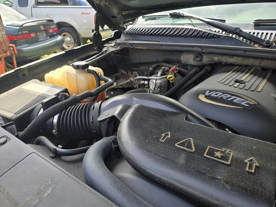 2004 Chevrolet Avalanche - Image 3 of 15