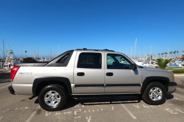 2004 Chevrolet Avalanche - Image 3 of 7