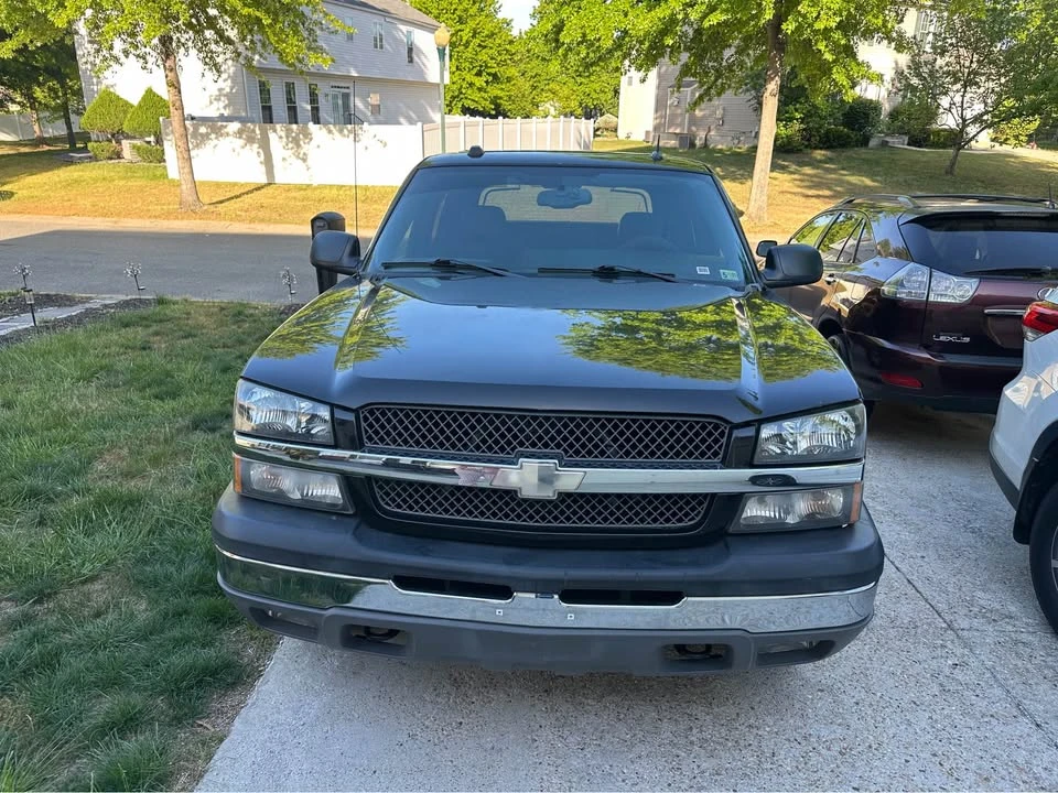 2004 Chevrolet Avalanche - Image 2 of 20