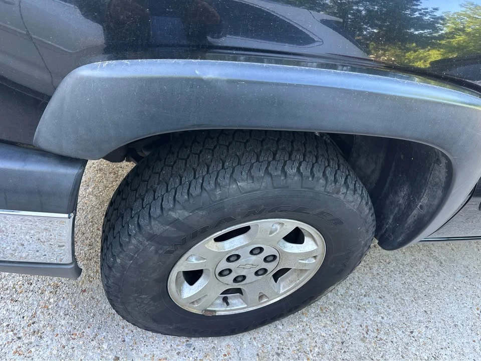 2004 Chevrolet Avalanche - Image 11 of 20