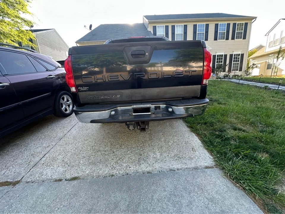 2004 Chevrolet Avalanche - Image 8 of 20