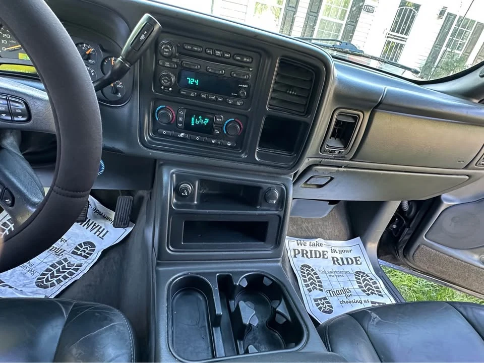 2004 Chevrolet Avalanche - Image 19 of 20