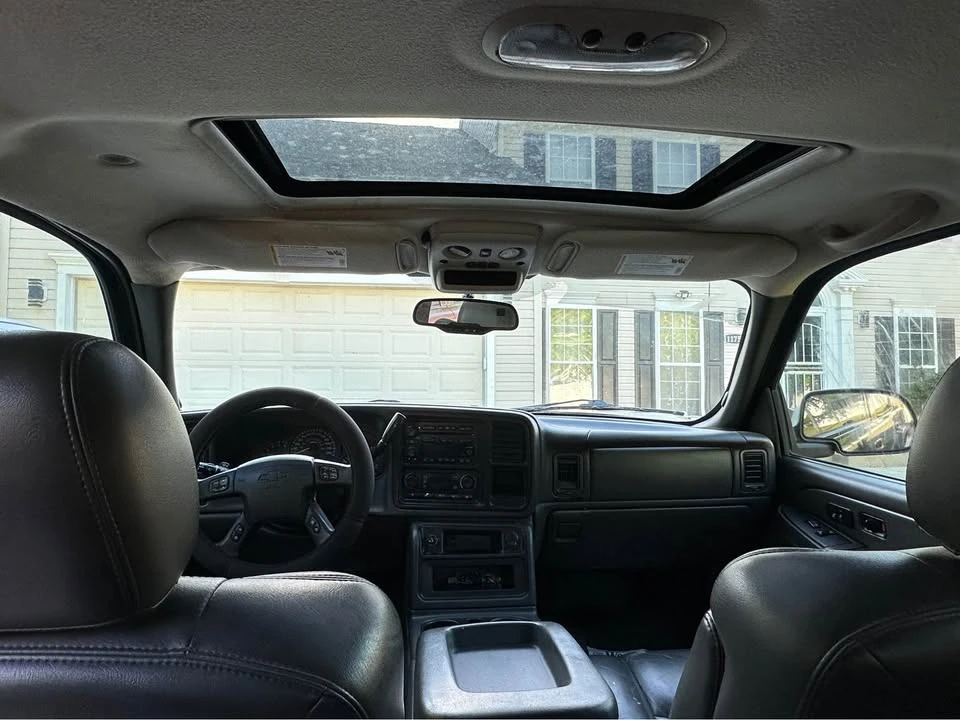 2004 Chevrolet Avalanche - Image 14 of 20