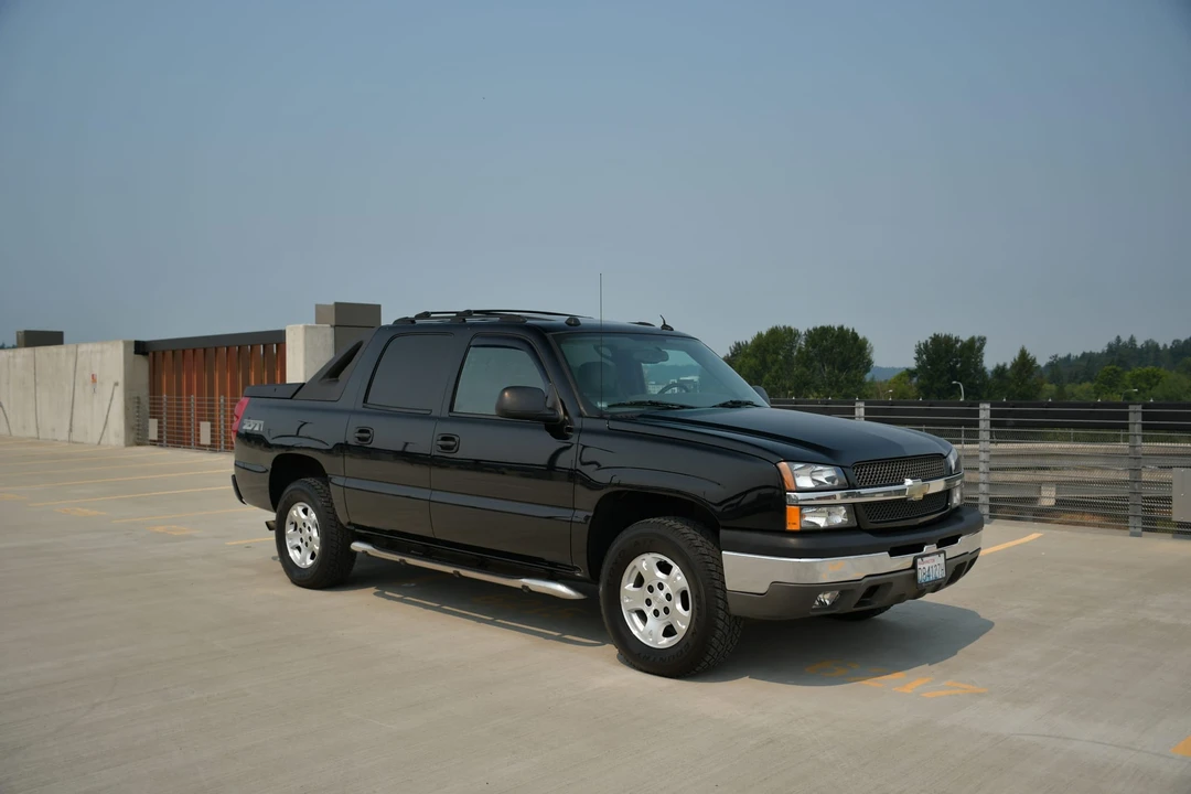 2004 Chevrolet Avalanche - Image 9 of 31