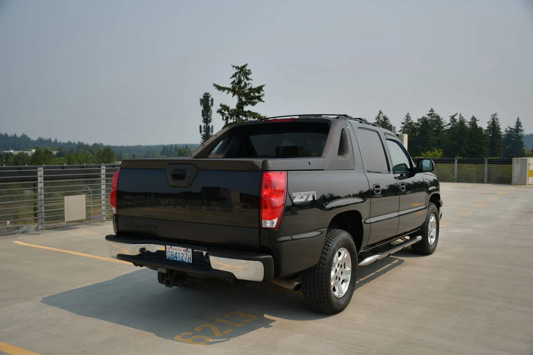 2004 Chevrolet Avalanche - Image 14 of 31