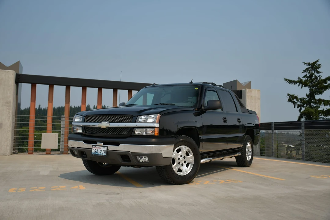 2004 Chevrolet Avalanche - Image 3 of 31