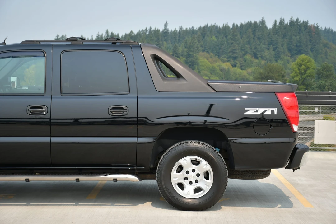 2004 Chevrolet Avalanche - Image 31 of 31
