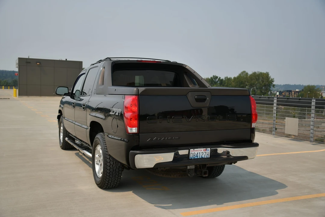2004 Chevrolet Avalanche - Image 18 of 31