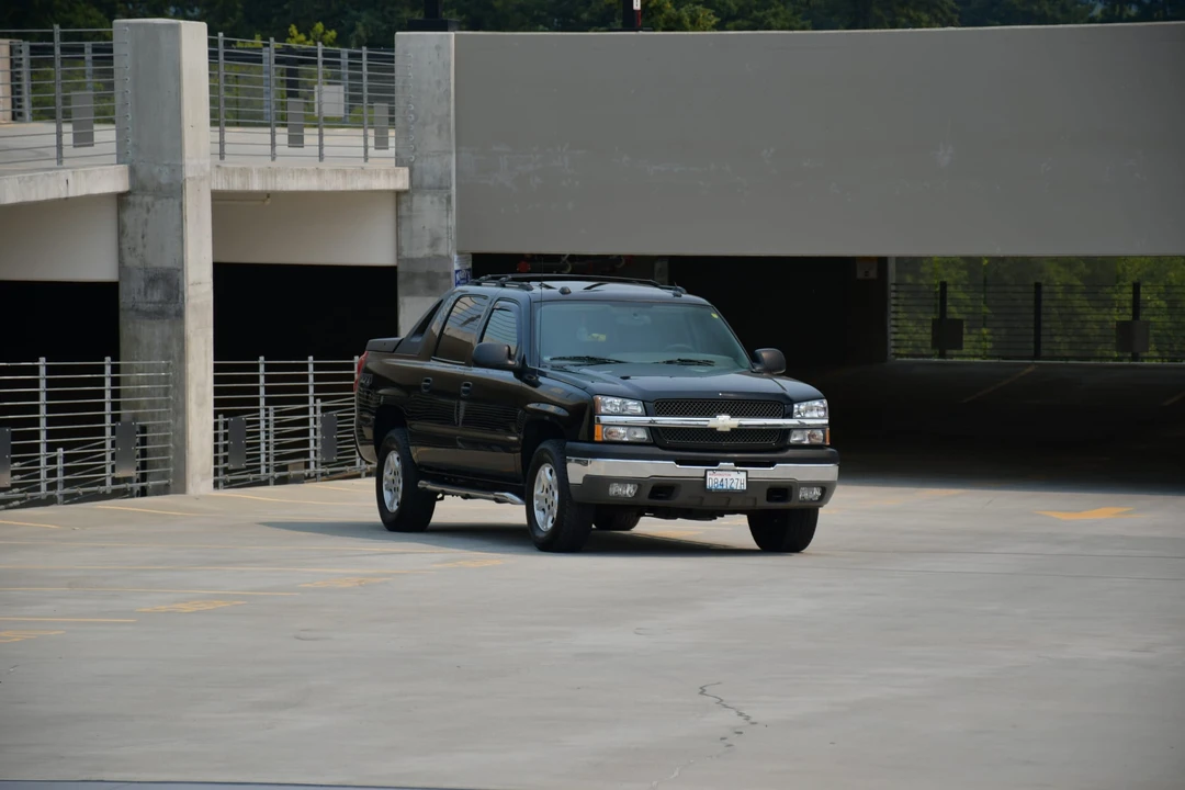 2004 Chevrolet Avalanche - Image 6 of 31