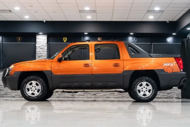2004 Chevrolet Avalanche - Image 3 of 8