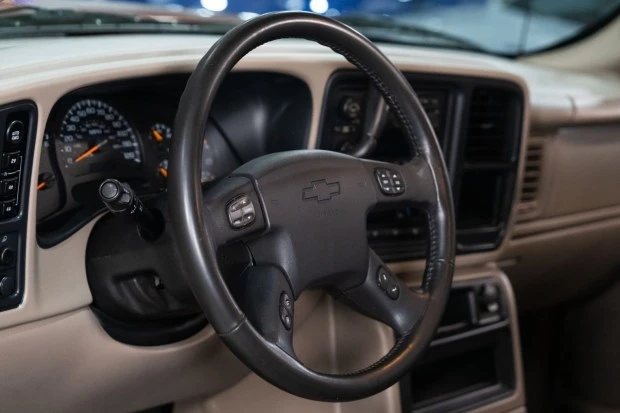 2004 Chevrolet Avalanche - Image 5 of 8