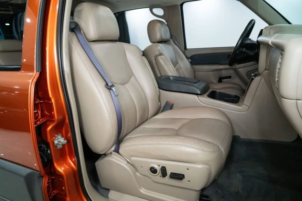 2004 Chevrolet Avalanche - Image 4 of 8