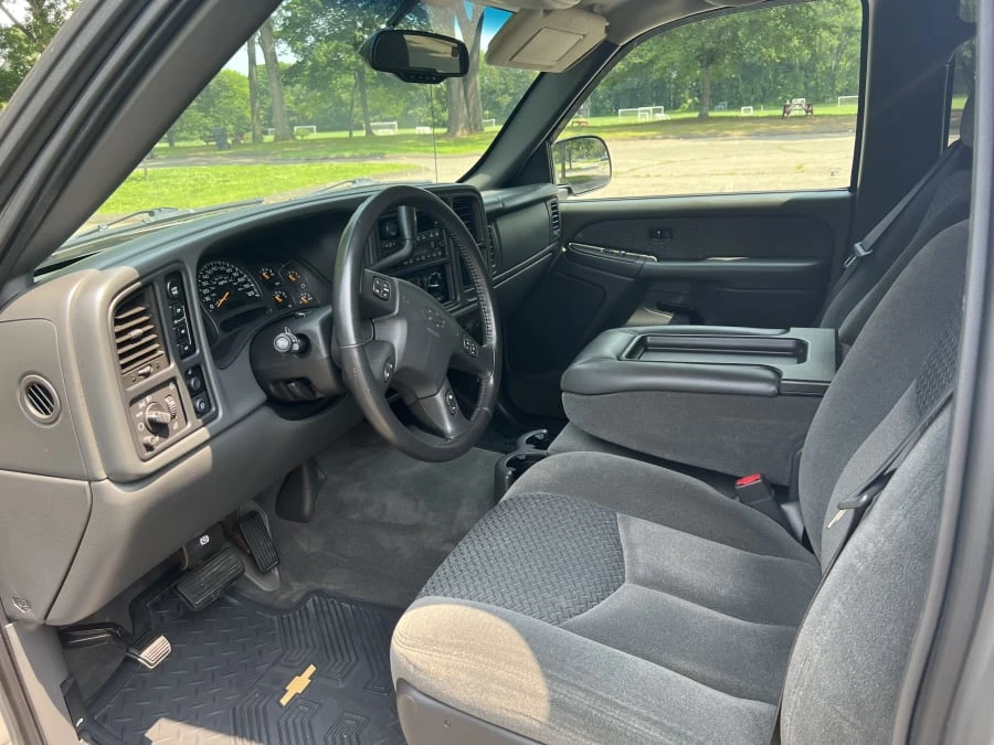 2004 Chevrolet Avalanche - Image 10 of 16