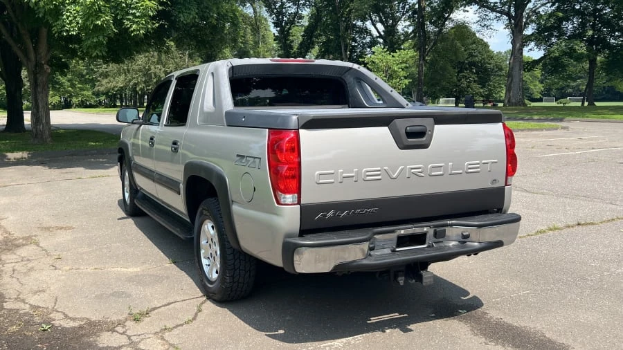 2004 Chevrolet Avalanche - Image 3 of 16