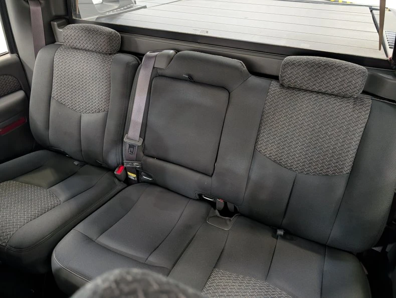 2004 Chevrolet Avalanche - Image 11 of 13