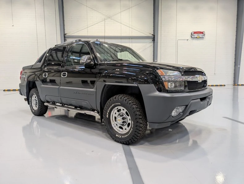 2004 Chevrolet Avalanche - Image 4 of 13