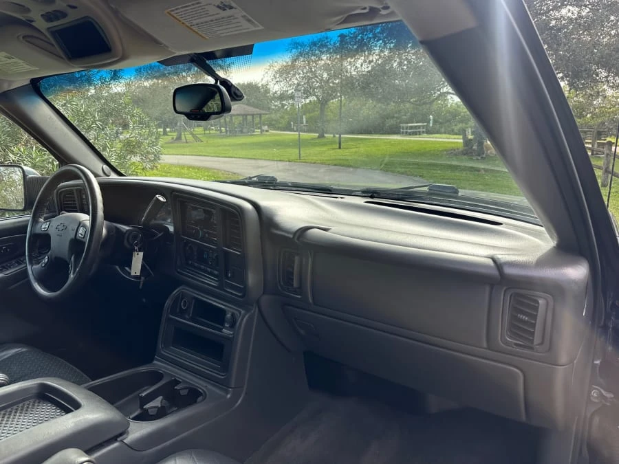 2004 Chevrolet Avalanche - Image 9 of 22