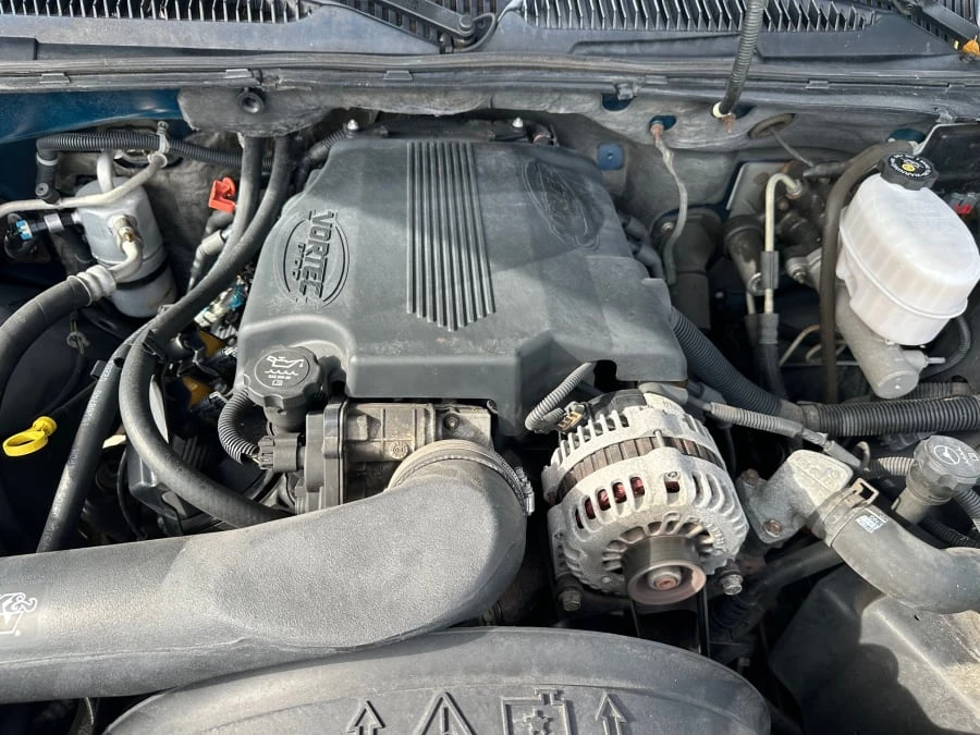 2004 Chevrolet Avalanche - Image 20 of 22
