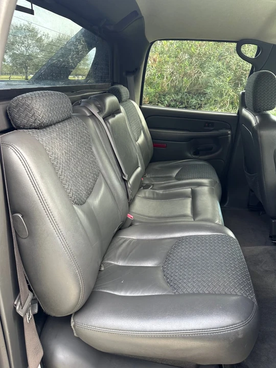 2004 Chevrolet Avalanche - Image 11 of 22