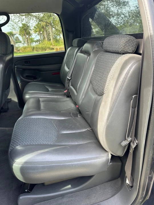 2004 Chevrolet Avalanche - Image 14 of 22