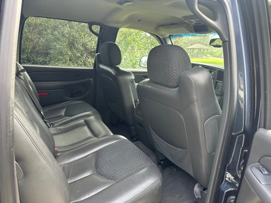 2004 Chevrolet Avalanche - Image 10 of 22