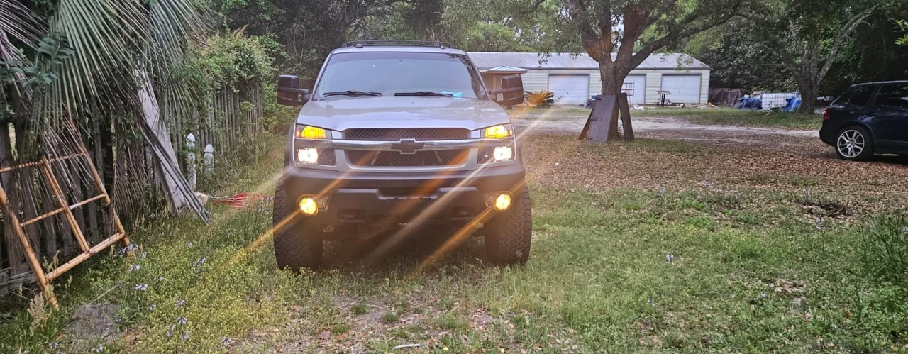 2004 Chevrolet Avalanche - Image 5 of 8