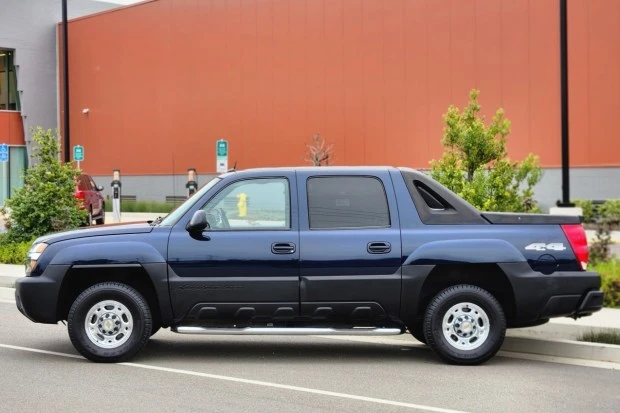 2004 Chevrolet Avalanche - Image 3 of 7