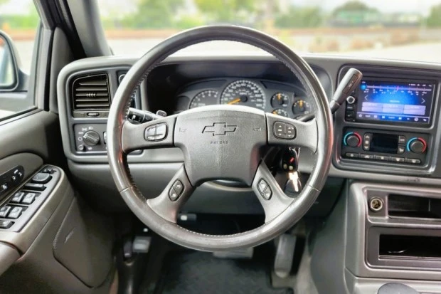 2004 Chevrolet Avalanche - Image 5 of 7