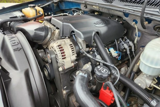 2004 Chevrolet Avalanche - Image 6 of 7