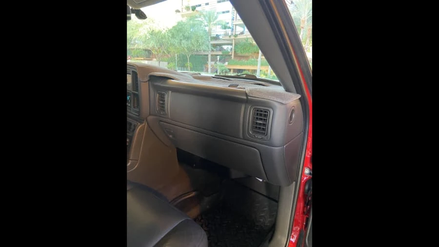2004 Chevrolet Avalanche - Image 3 of 12