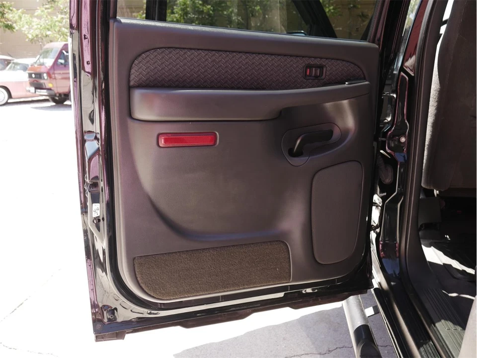 2004 Chevrolet Avalanche - Image 25 of 31