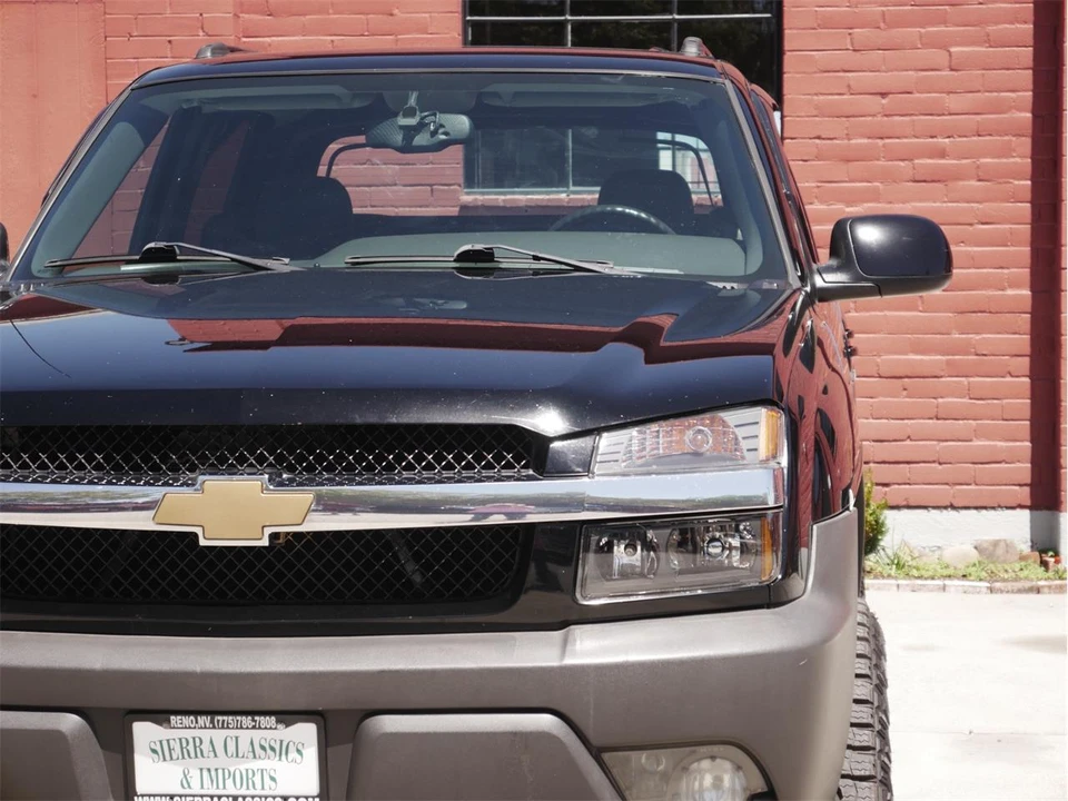 2004 Chevrolet Avalanche - Image 4 of 31