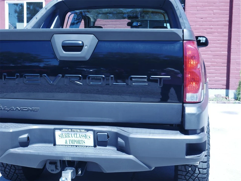 2004 Chevrolet Avalanche - Image 7 of 31