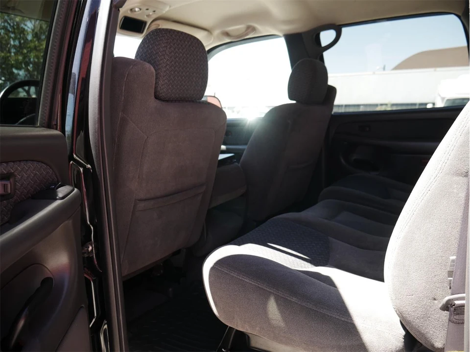 2004 Chevrolet Avalanche - Image 28 of 31