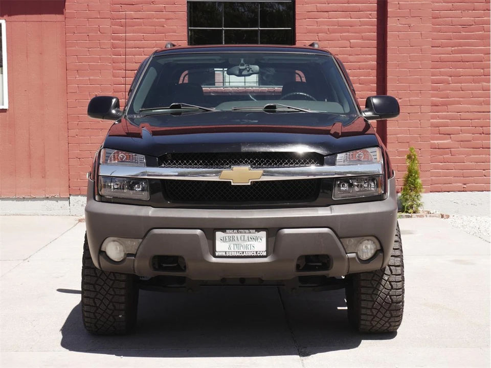 2004 Chevrolet Avalanche - Image 3 of 31
