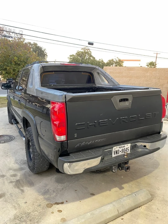 2004 Chevrolet Avalanche - Image 3 of 5
