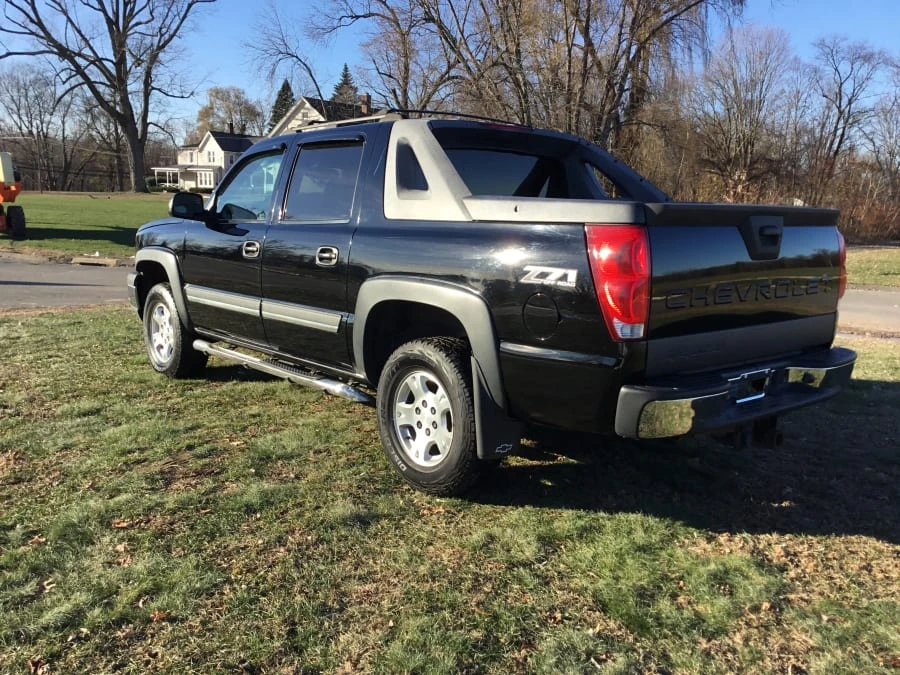 2004 Chevrolet Avalanche - Image 3 of 8