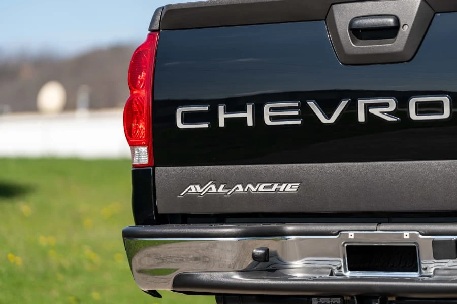 2004 Chevrolet Avalanche - Image 7 of 30